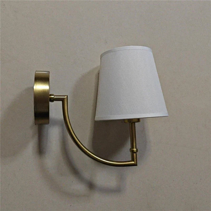 LuminaLuxe - Hedendaagse Linnen Wandlamp