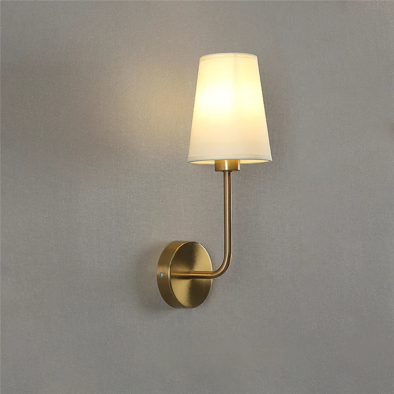LuminaLuxe - Hedendaagse Linnen Wandlamp
