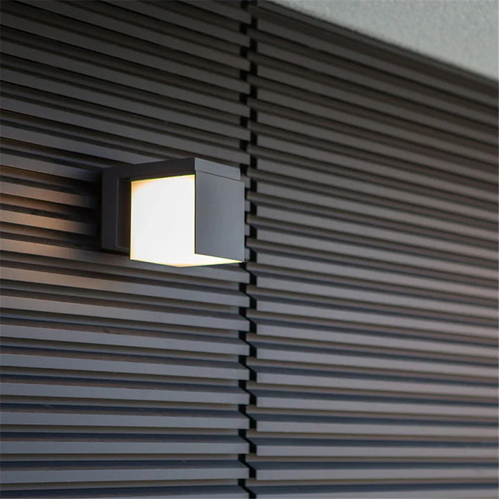 GlowGuard - Moderne LED-Wandlamp voor Buiten